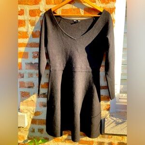 Club Monaco • L • Black A-Line Longsleeve Cocktail Dress